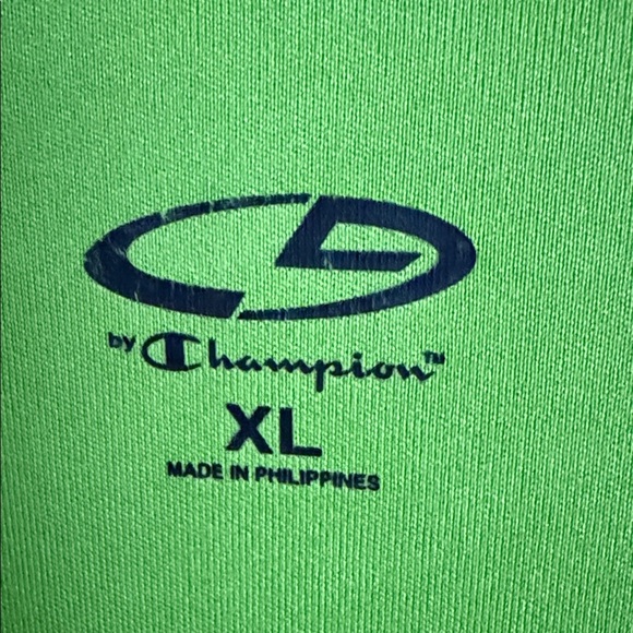 Three Champion tees EUC - Picture 5 of 7